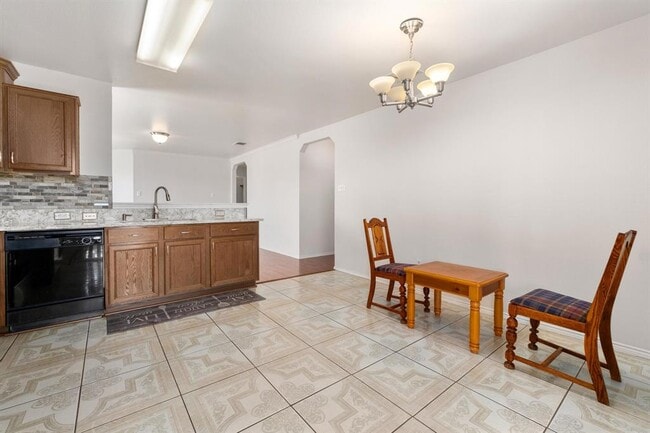 Building Photo - 12401 Drummond Dr