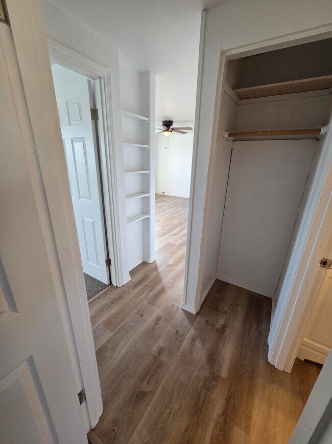 HALLWAY - 258 Knolls Vista Dr