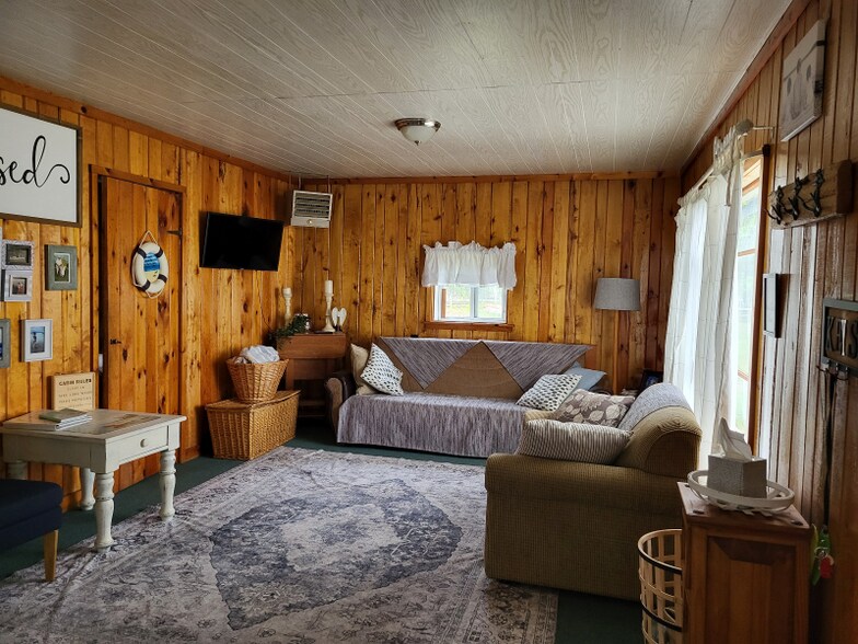 Primary Photo - 293 Sumac Ln