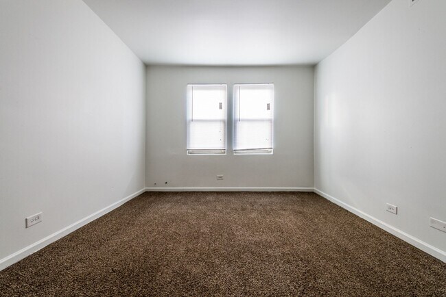 Building Photo - 5800-04 S Artesian Ave Chicago, IL 60629