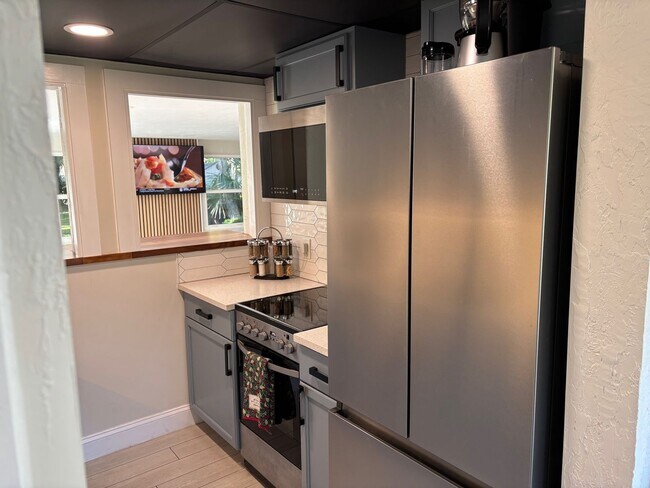 Building Photo - 3BR 2BA for Rent NSB between US1 & the River