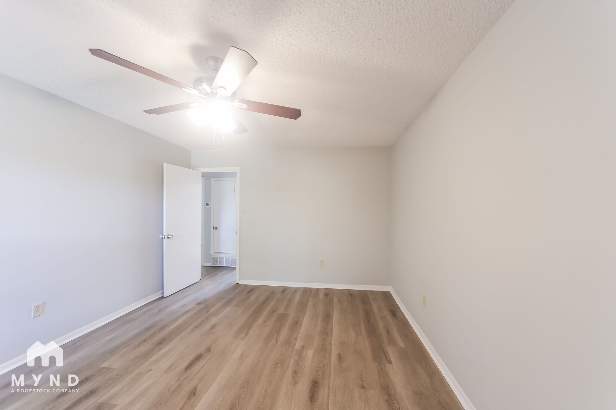 Building Photo - 7260 Northbrook Dr