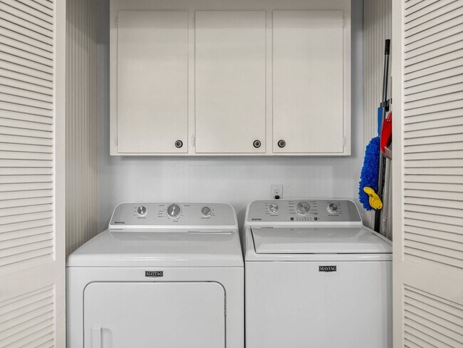 Building Photo - Immaculately Maintained 2 BR, 1 BA Short-Term Rental in Greer NO APPLICATION FEE if APPROVED