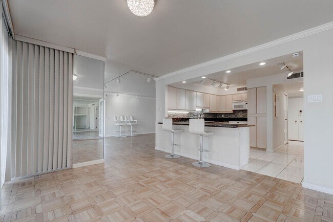 Building Photo - 3111 Bel Air Dr