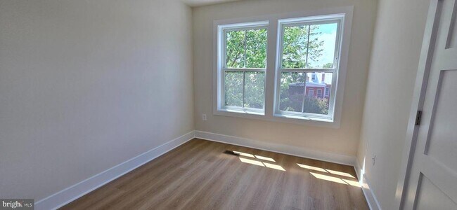 Building Photo - 426 Chapel Alley