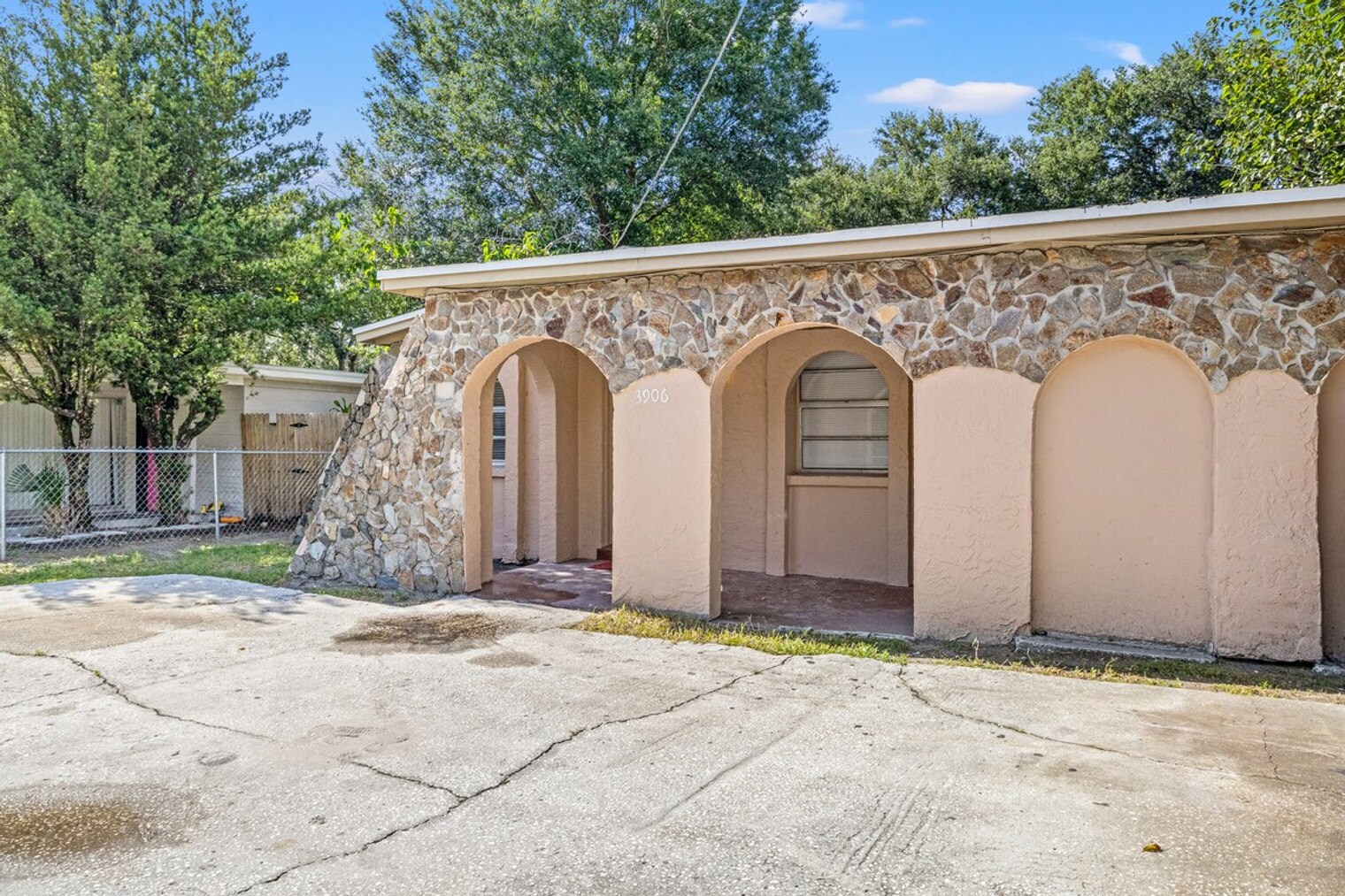 Building Photo - 3721 E Clifton St