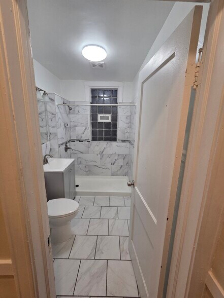 Building Photo - 3951 S Campbell Ave