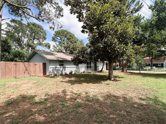 Building Photo - 6600 Lakeside Dr