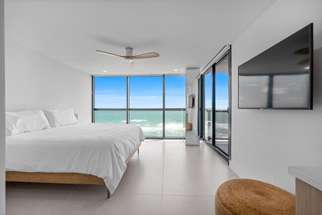Building Photo - 10410 S Ocean Dr