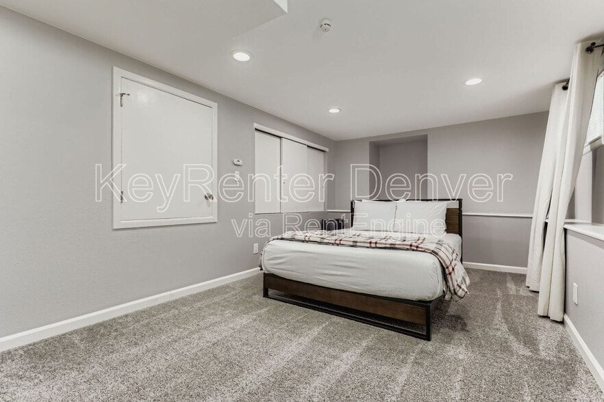 Building Photo - 683 Dawson St