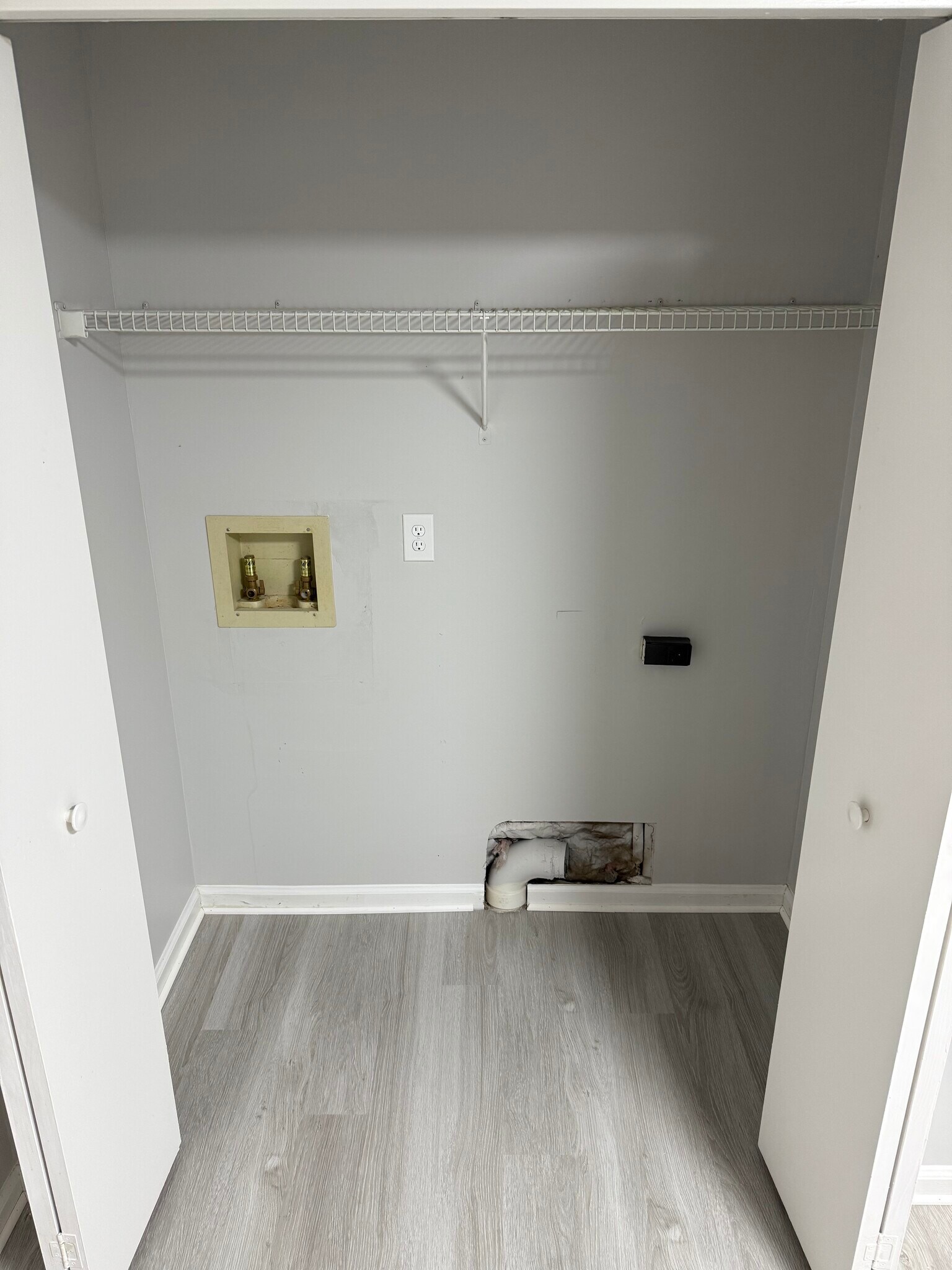 Building Photo - 4084 Stillwood Dr