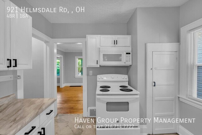 Building Photo - 921 Helmsdale Rd
