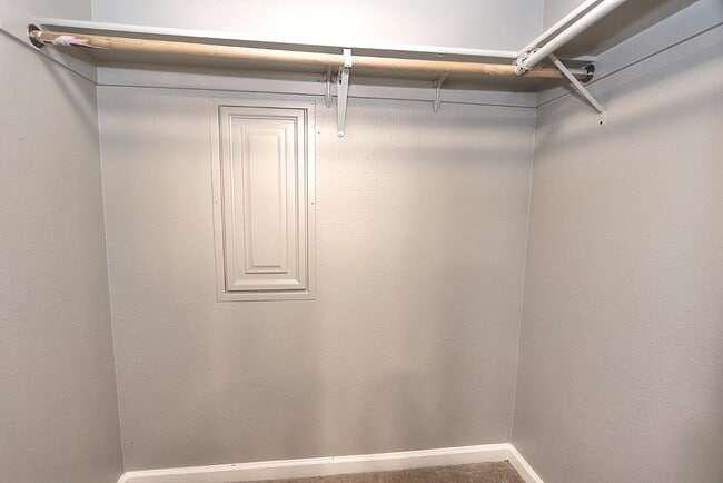 Building Photo - Beautiful Condo in Gated Community for Rent!