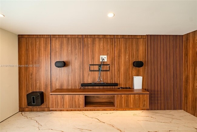 Building Photo - 3711 Battersea Rd