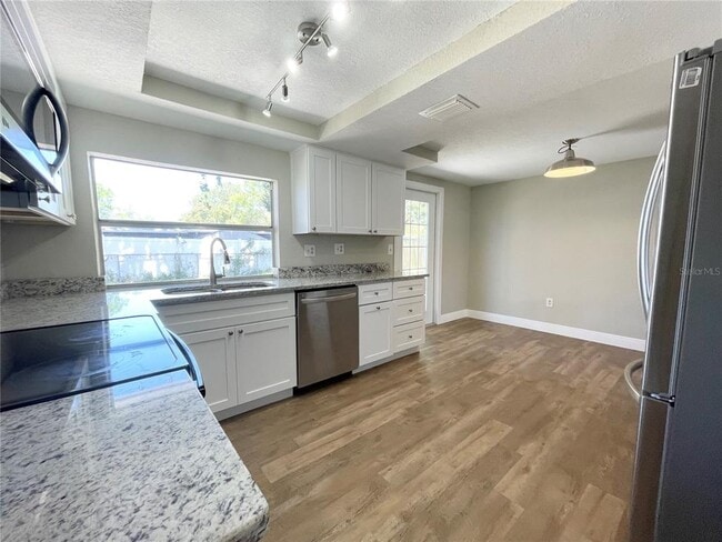Building Photo - 7553 Cumber Dr