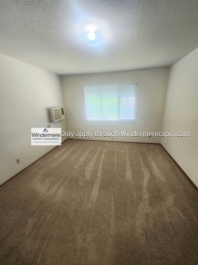 Building Photo - 4421de