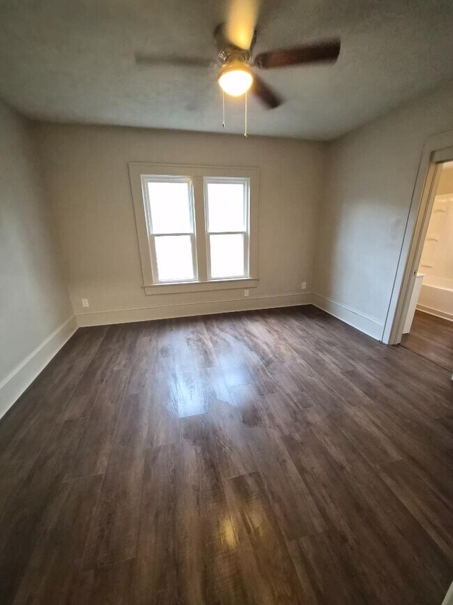 Building Photo - 323 Bedford Ave NW