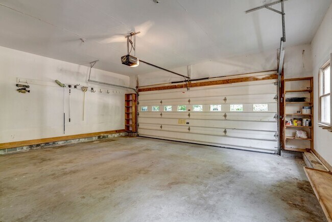 Building Photo - This WATERFRONT-FULLY FURNISHED-ALL INCLUS...