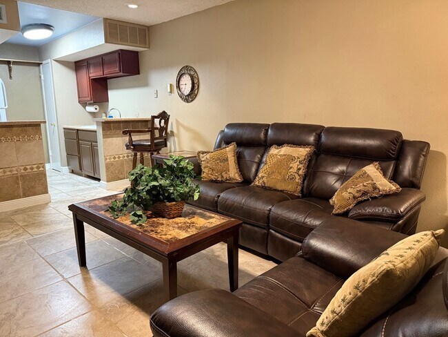 Building Photo - 6701 Eastridge Rd