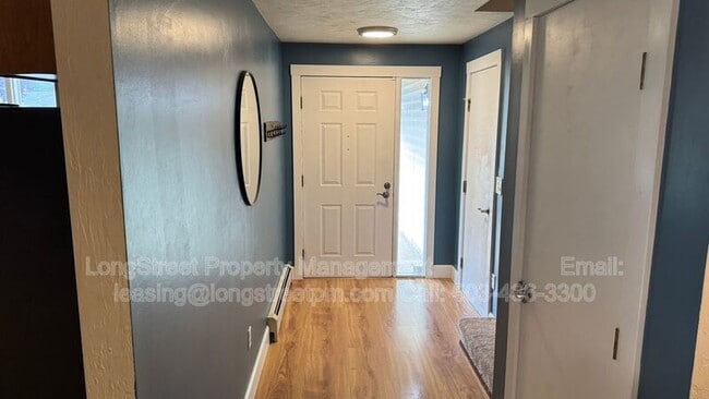 Building Photo - 2995 Fir Oaks Dr SW