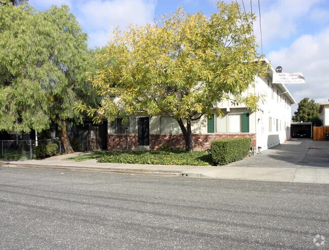 Building Photo - 321 Stambaugh St