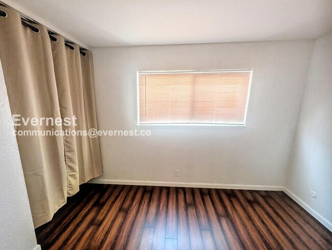 Building Photo - 14403 Tiburon Rd