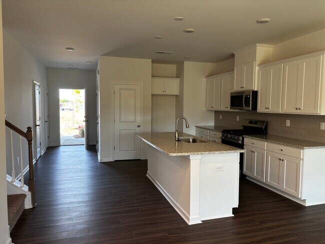 Building Photo - 2721 Yeager Dr NW