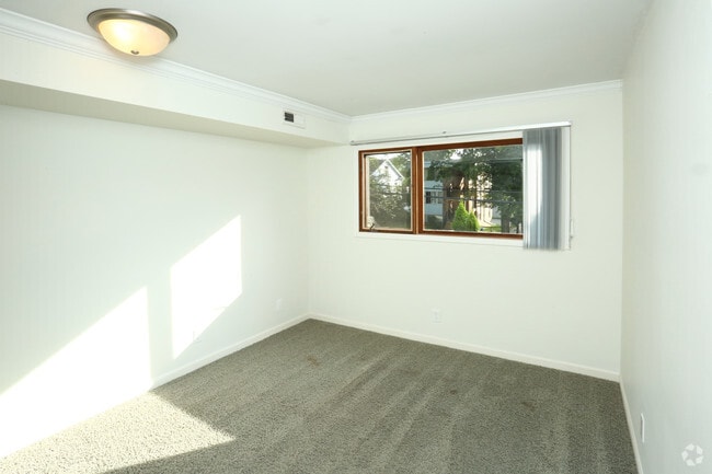 Interior Photo - Treehouse West Apartments II