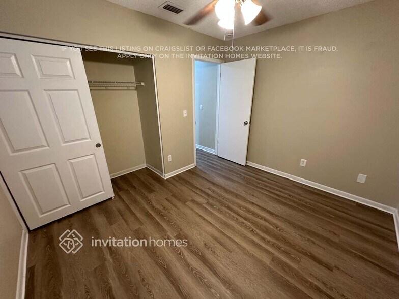 Building Photo - 608 Valley Hill Dr