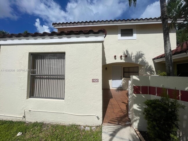 Building Photo - 1400 San Remo Cir
