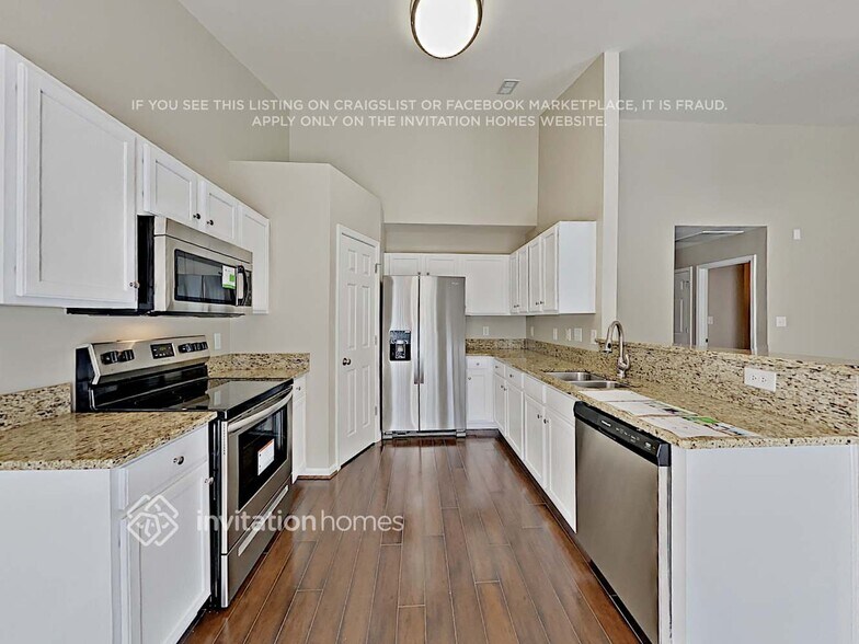 Building Photo - 3017 Secret Garden Ct