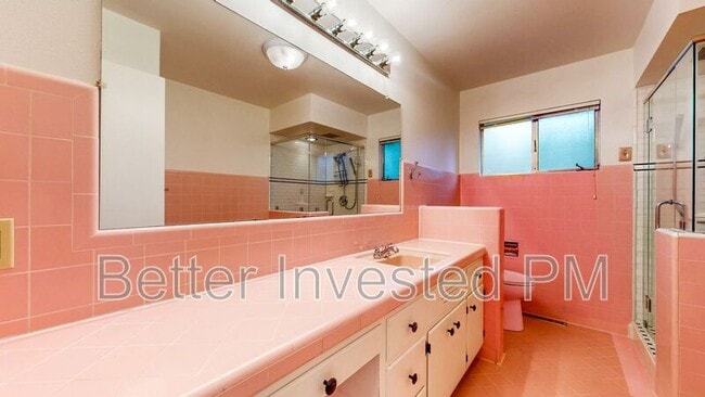 Building Photo - 4729 Montgomery Dr