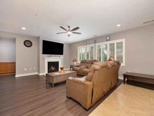 Building Photo - 4054 Camden Ct