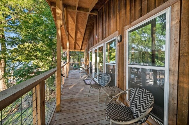 Building Photo - 1708 Ski Slope Dr