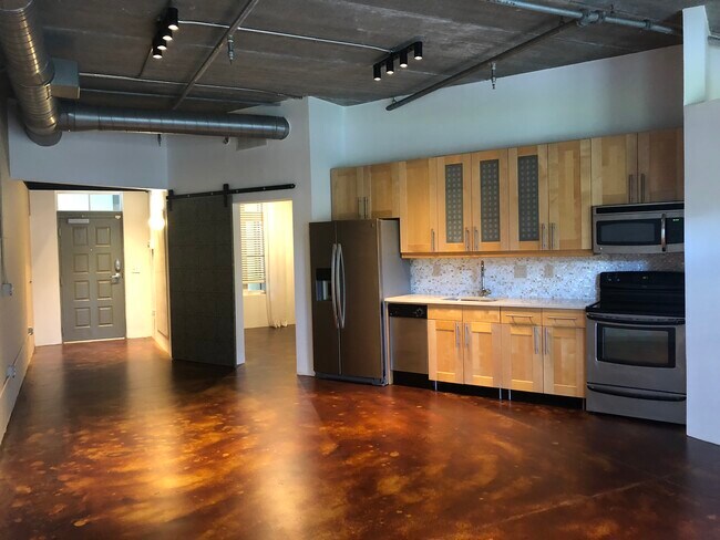 Building Photo - 2064 Herschel St