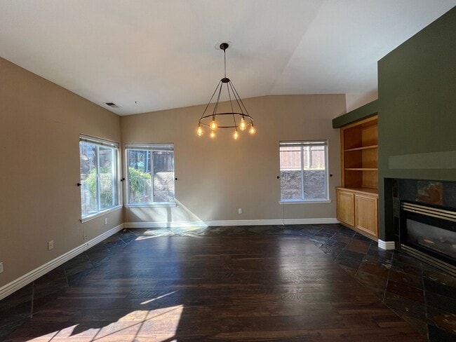 Building Photo - 1217 Echo Ct