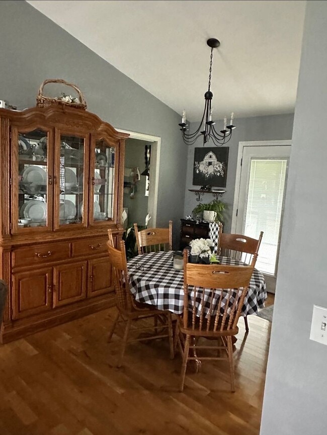 Building Photo - Rutledge 37861 - Beautifully Modernized 3 Bedroom, 2 Bath Home in Deer Ridge Subdivision! - Call ...