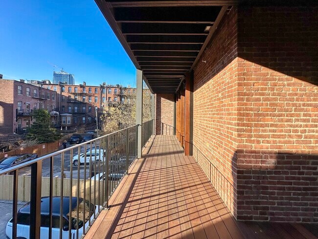 Building Photo - 144 Worcester St