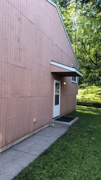 Building Photo - 7849 Rimbley Rd