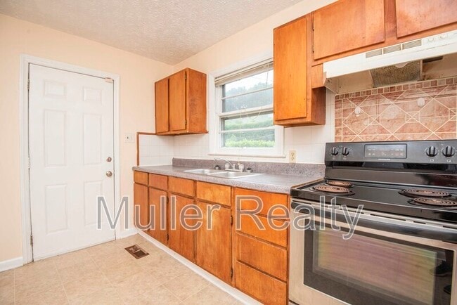 Building Photo - 3821 Selma Ave