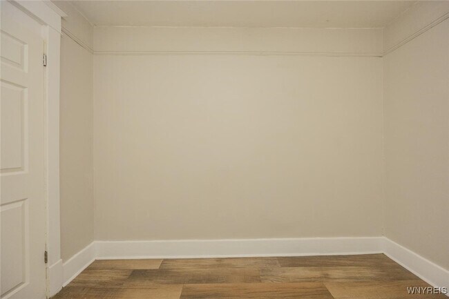 Building Photo - 2253 Niagara St