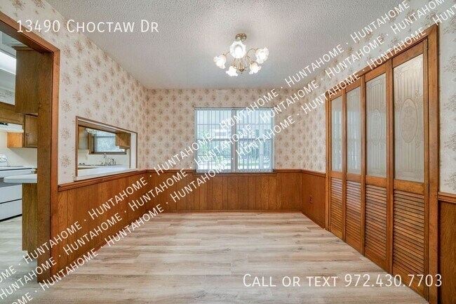Building Photo - 13490 Choctaw Dr