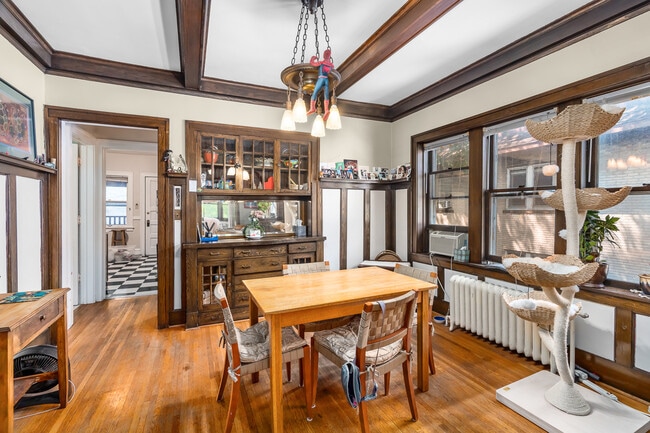 Building Photo - 1401 W 32nd St