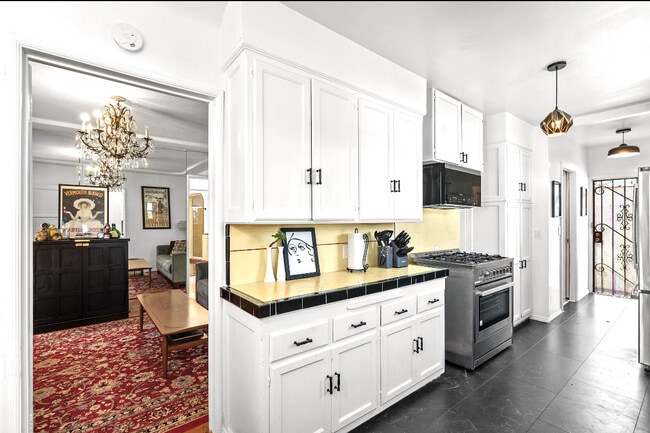 Building Photo - 9101 La Salle Ave