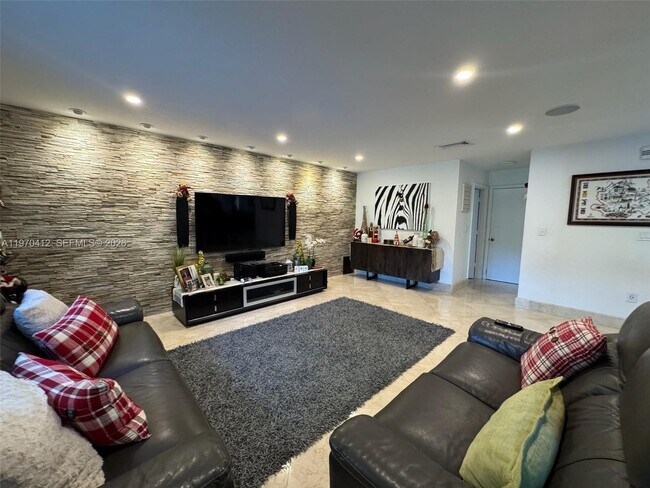 Building Photo - 10973 NW 53rd Ln