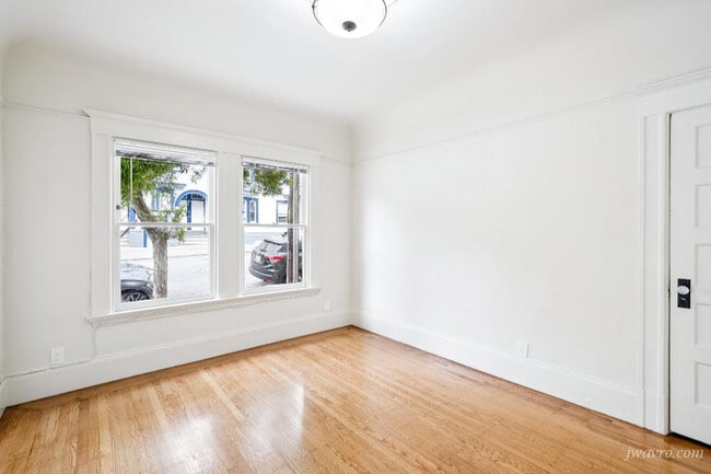 Building Photo - 848 14th St