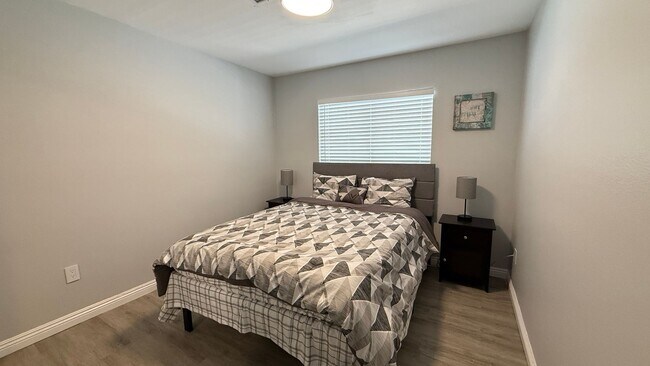 Building Photo - Furnished Ranch-Style Home with Casita – O...