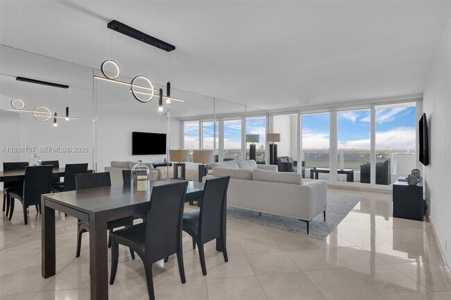 Building Photo - 1717 N Bayshore Dr