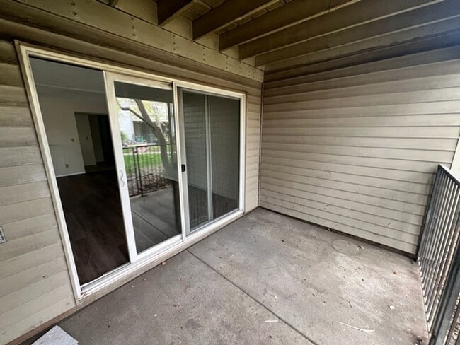 Building Photo - Updated Two Bedroom Sparks Condo in Gated Community