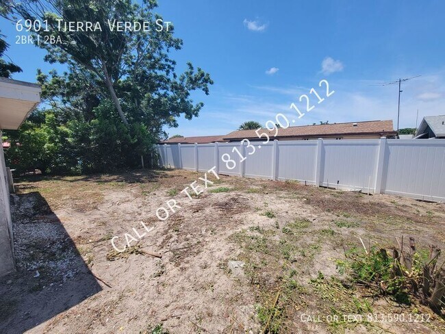 Building Photo - 6901 Tierra Verde St